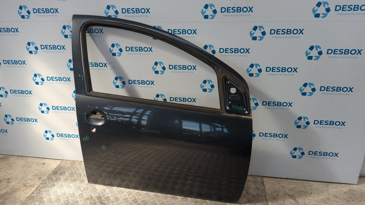 Recambio de PUERTA DELANTERA DERECHA para TOYOTA AYGO (KGB/WNB) City 1KRFE referencia OEM IAM   - NEGRO