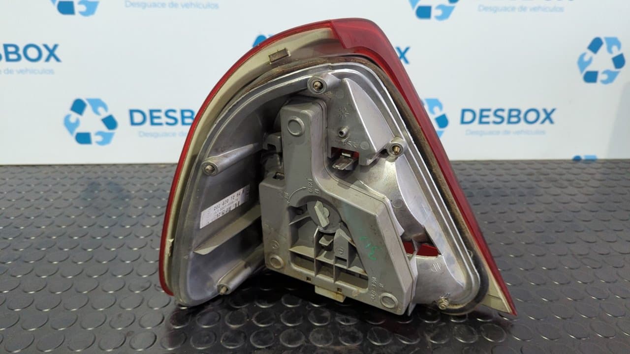 Recambio de PILOTO TRASERO DERECHO para MERCEDES-BENZ CLASE C (W202) FAMILIAR 220 T CDI (202.193) 611960 referencia OEM IAM 2028201264R - GRIS 5