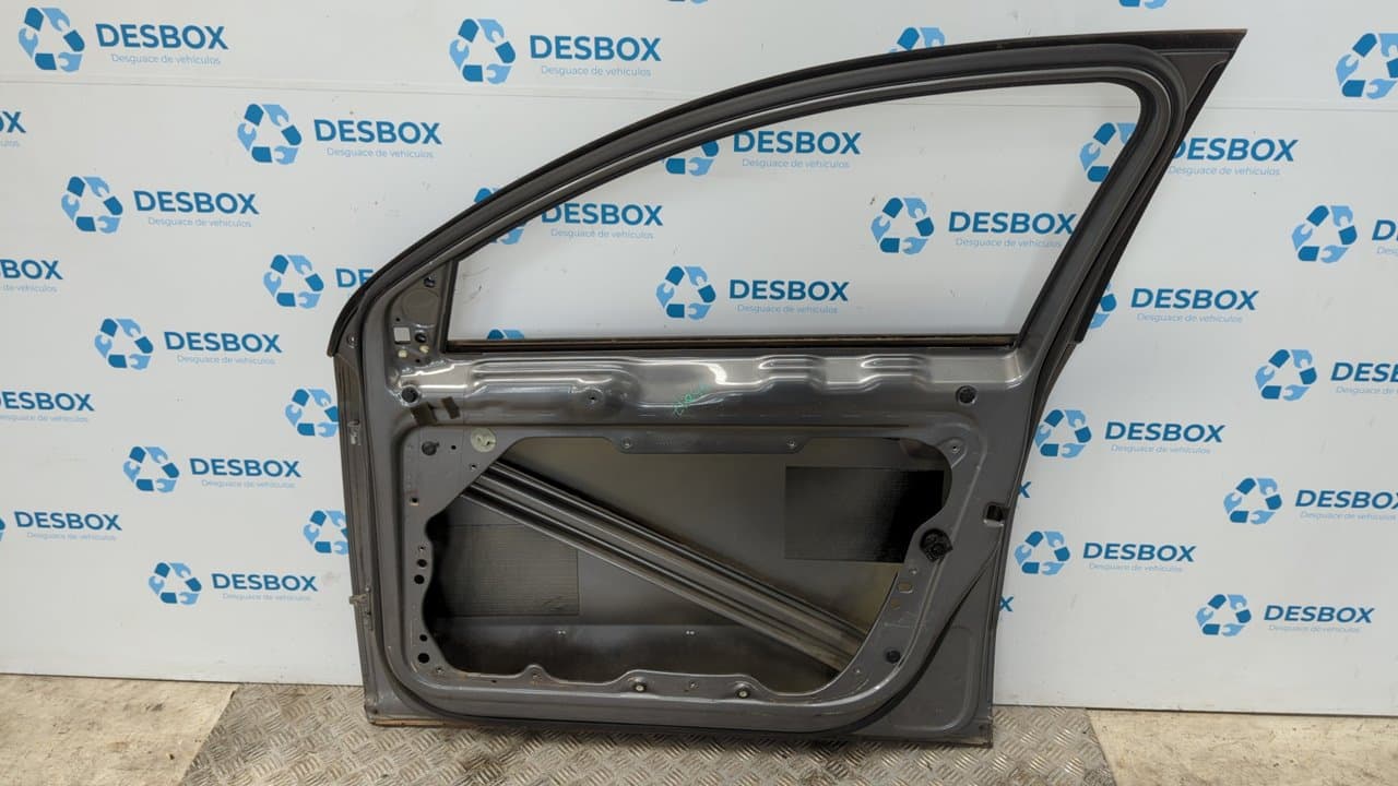 Recambio de PUERTA DELANTERA DERECHA para VOLKSWAGEN PASSAT BERLINA (3C2) BKP referencia OEM IAM   - GRIS 8