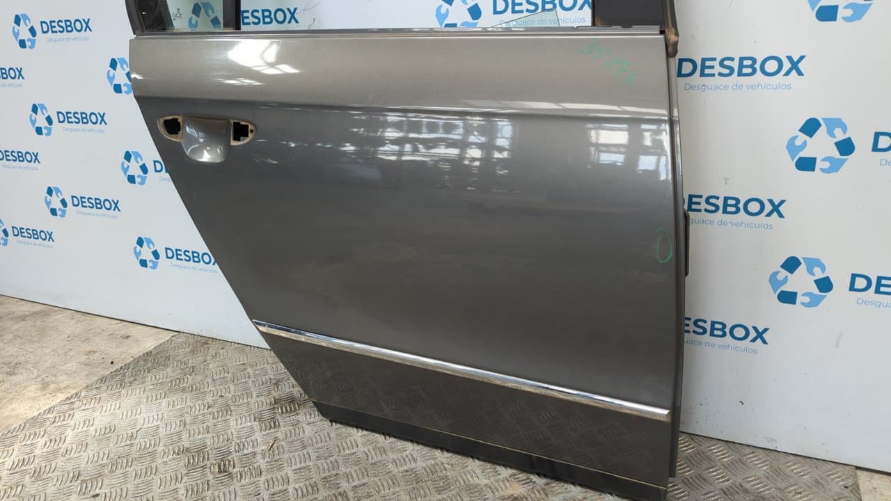 Recambio de PUERTA TRASERA DERECHA para VOLKSWAGEN PASSAT BERLINA (3C2) BKP referencia OEM IAM   - GRIS 3