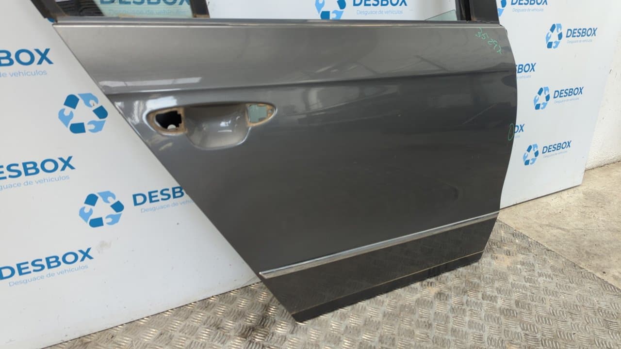 Recambio de PUERTA TRASERA DERECHA para VOLKSWAGEN PASSAT BERLINA (3C2) BKP referencia OEM IAM   - GRIS 8