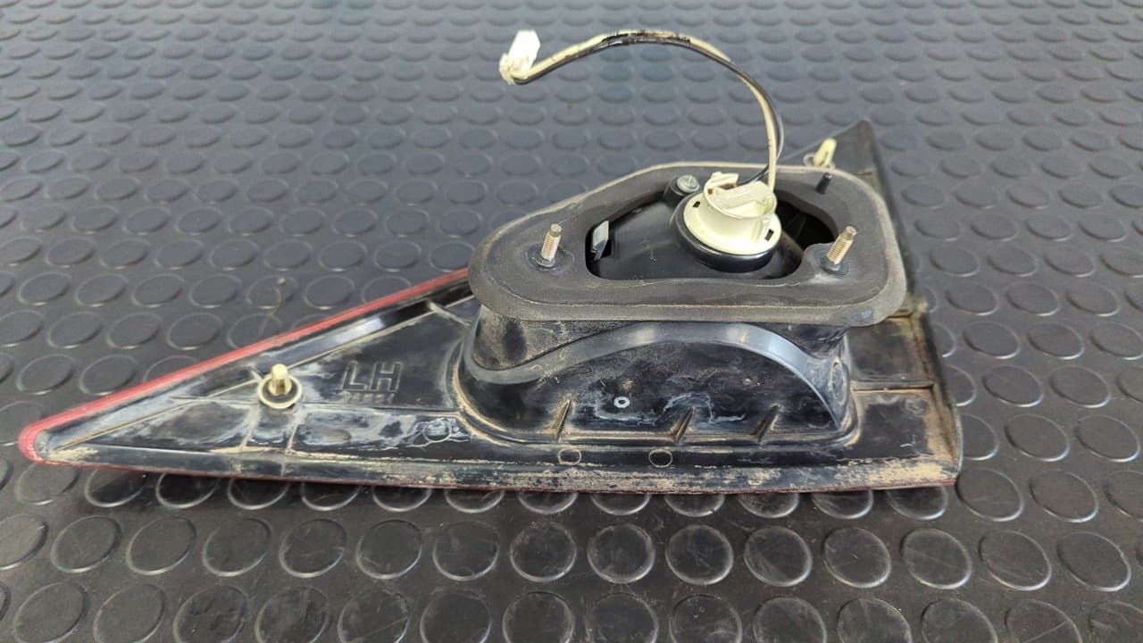 Recambio de PILOTO PORTON IZQUIERDO para SSANGYONG RODIUS Xdi Deluxe 4WD D27DT referencia OEM IAM 1081902 - PLATA 4