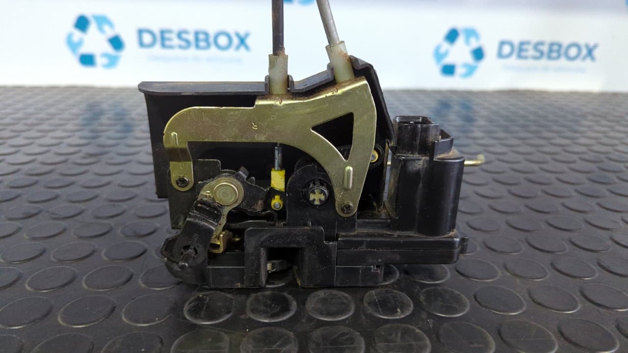 Recambio de CERRADURA PUERTA TRASERA DERECHA para SSANGYONG RODIUS Xdi Deluxe 4WD D27DT - PLATA 2