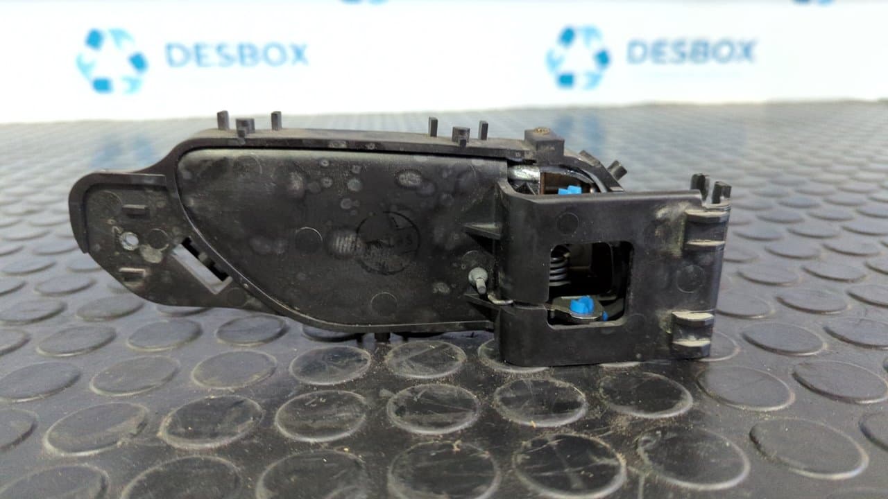 Recambio de MANETA INTERIOR TRASERA IZQUIERDA para SSANGYONG RODIUS Xdi Deluxe 4WD D27DT referencia OEM IAM 7241021000 - PLATA 3