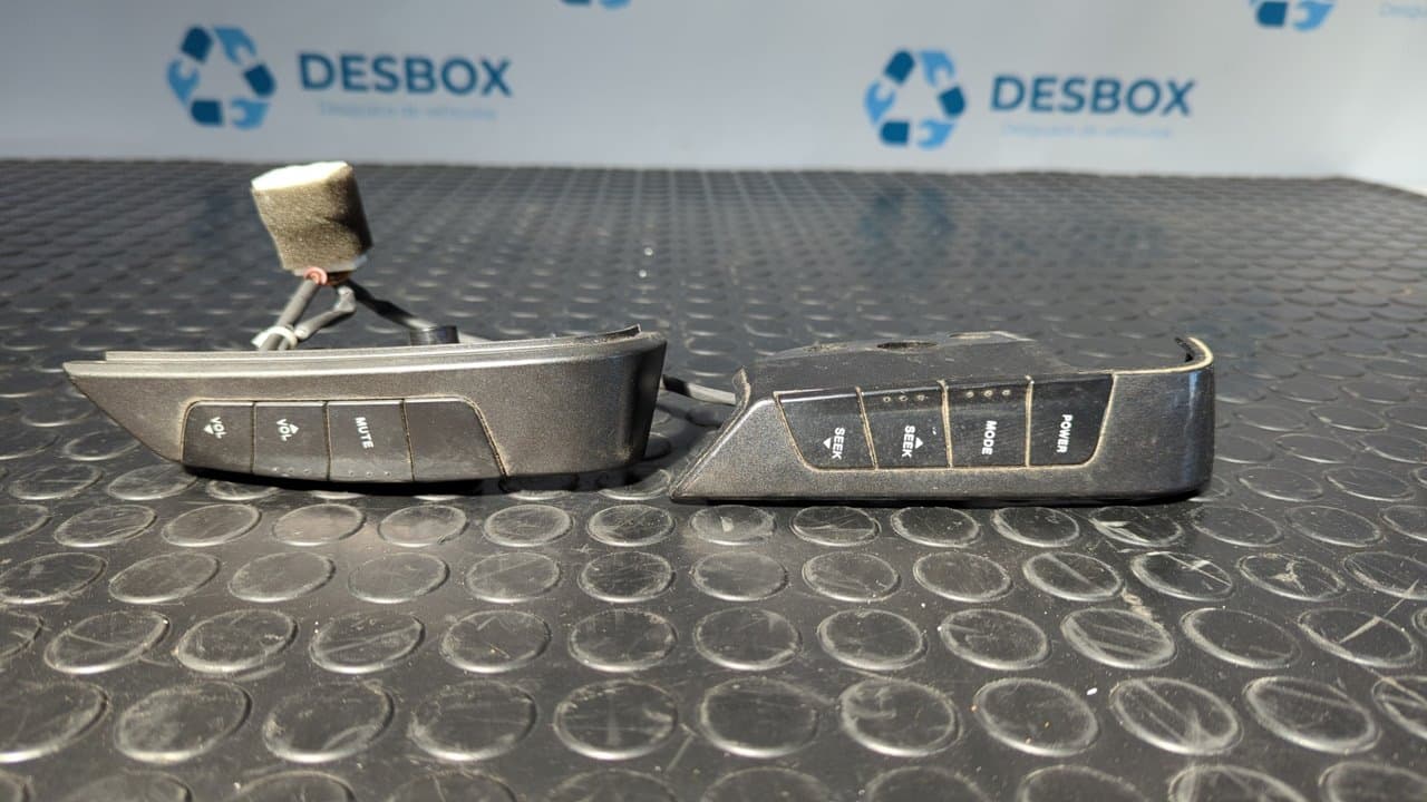 Recambio de MANDO VOLANTE para SSANGYONG RODIUS Xdi Deluxe 4WD D27DT referencia OEM IAM MJ5F050289 - PLATA