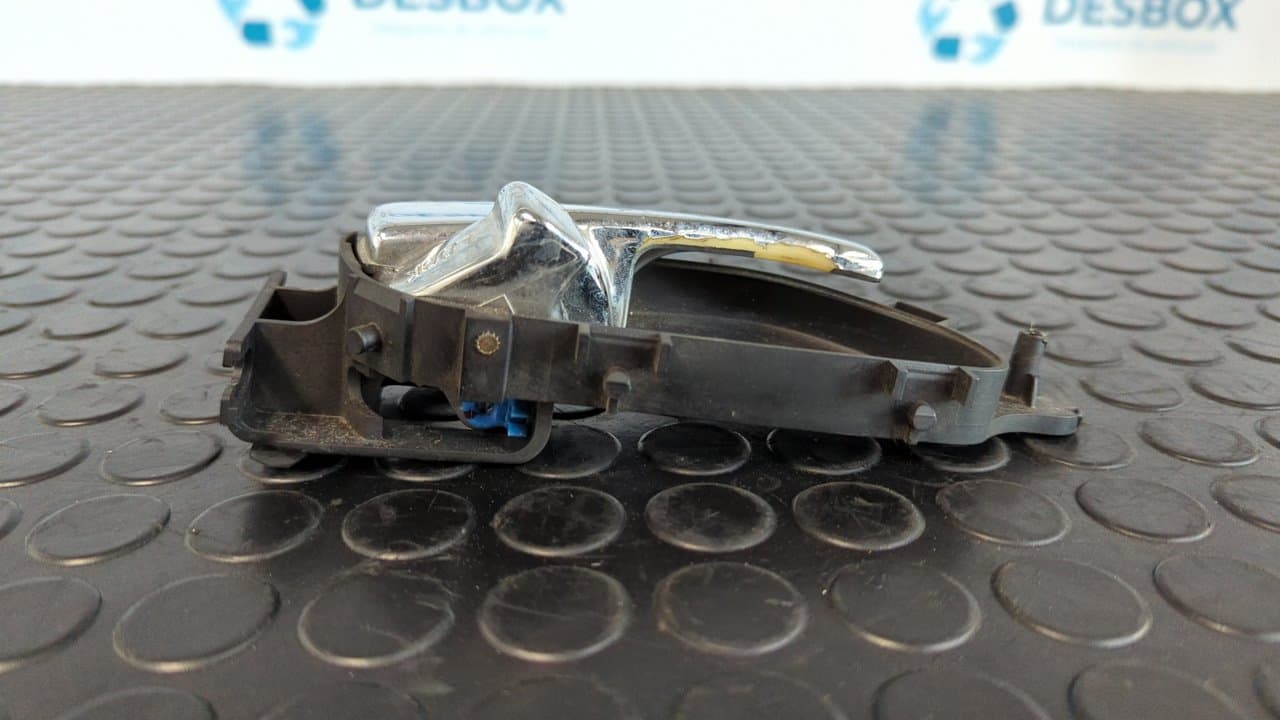 Recambio de MANETA INTERIOR DELANTERA DERECHA para SSANGYONG RODIUS Xdi Deluxe 4WD D27DT referencia OEM IAM 7242021000 - PLATA 5