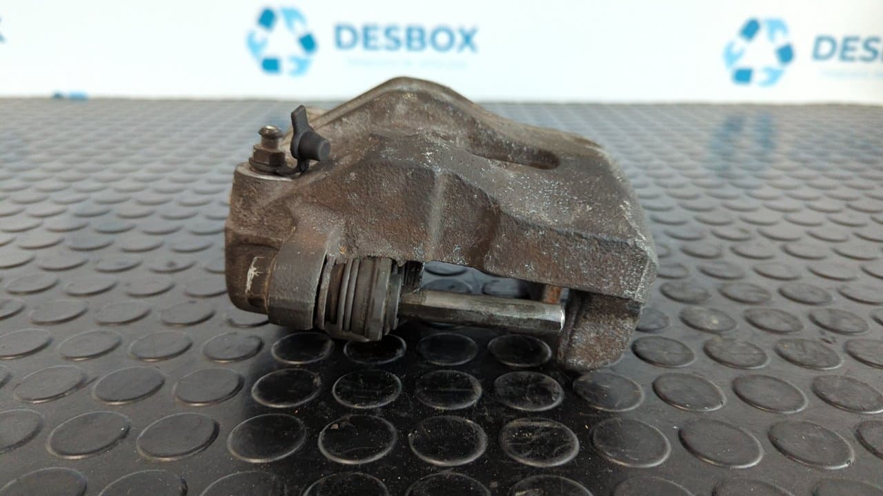 Recambio de PINZA DE FRENO DELANTERA DERECHA para SSANGYONG RODIUS Xdi Deluxe 4WD D27DT referencia OEM IAM BC140097 - PLATA 8