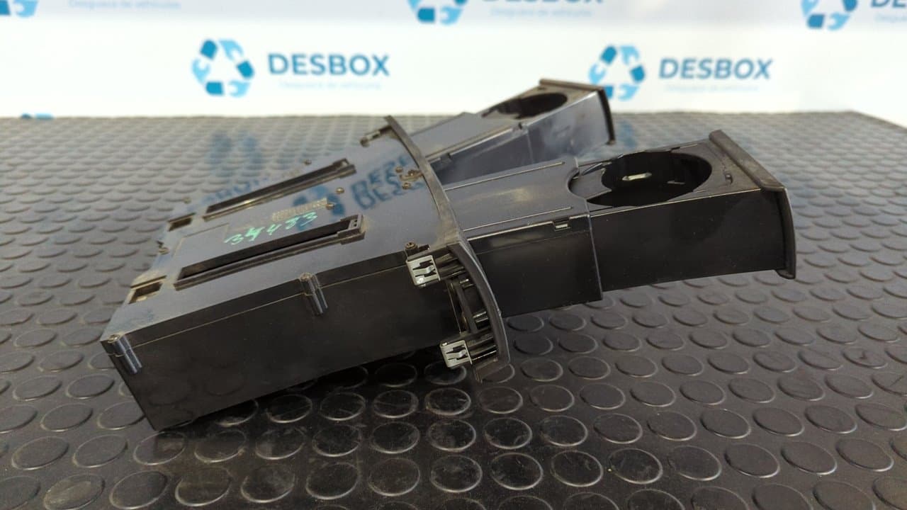 Recambio de NO IDENTIFICADO para SSANGYONG RODIUS Xdi Deluxe 4WD D27DT referencia OEM IAM 7653021000 - PLATA 7