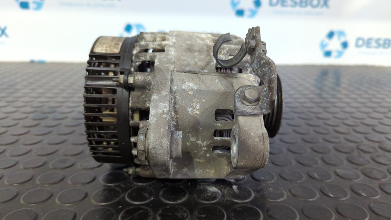 Recambio de ALTERNADOR para TOYOTA AYGO (KGB/WNB) City 1KRFE referencia OEM IAM 270600Q010 - NEGRO 2