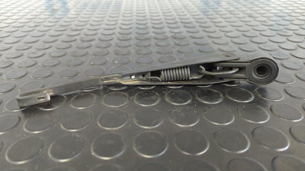 Recambio de BRAZO LIMPIA TRASERO para SSANGYONG RODIUS Xdi Deluxe 4WD D27DT - PLATA 3