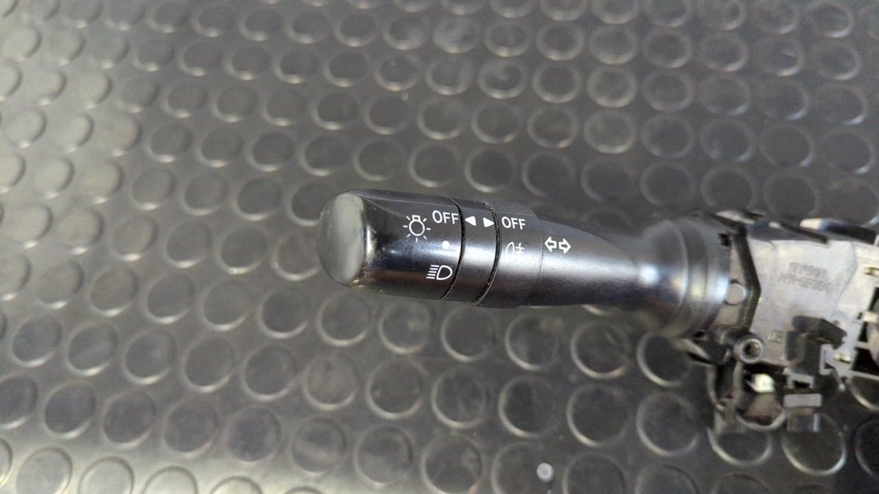 Recambio de MANDO MULTIFUNCION para TOYOTA AYGO (KGB/WNB) City 1KRFE referencia OEM IAM 173848 - NEGRO 10