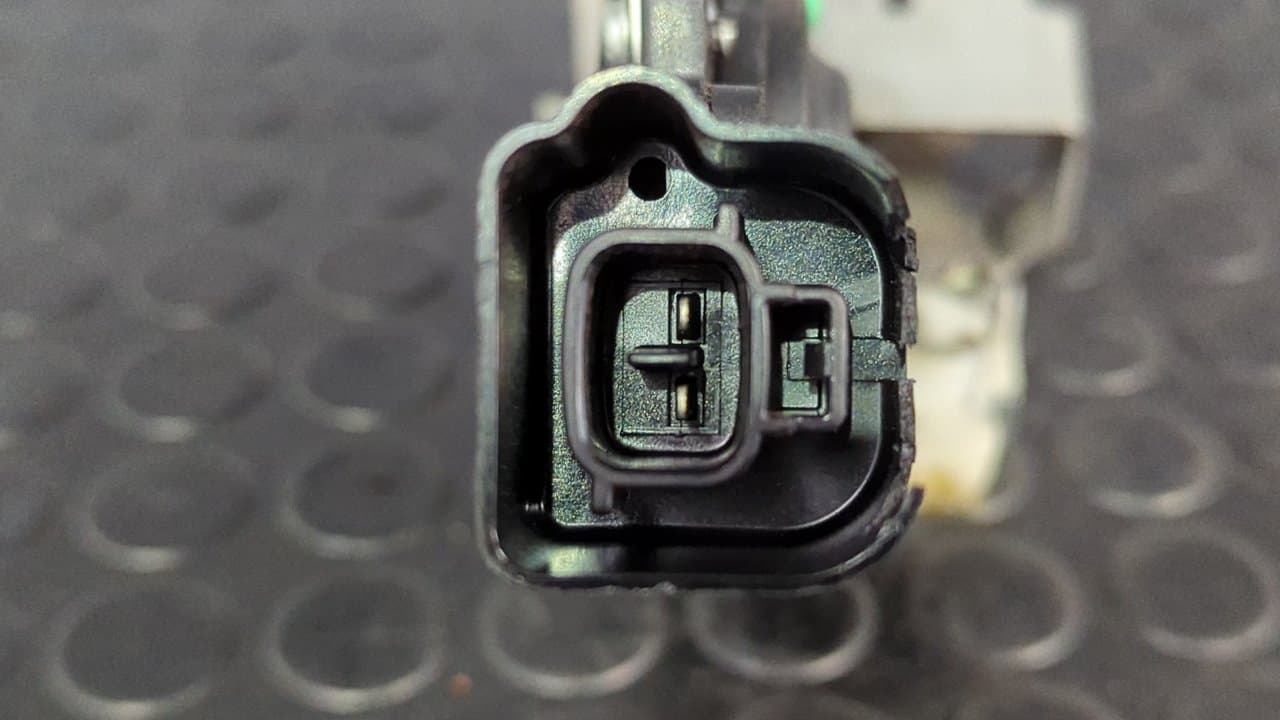 Recambio de CERRADURA PUERTA TRASERA IZQUIERDA para TOYOTA AYGO (KGB/WNB) City 1KRFE referencia OEM IAM 126L2803 - NEGRO 5