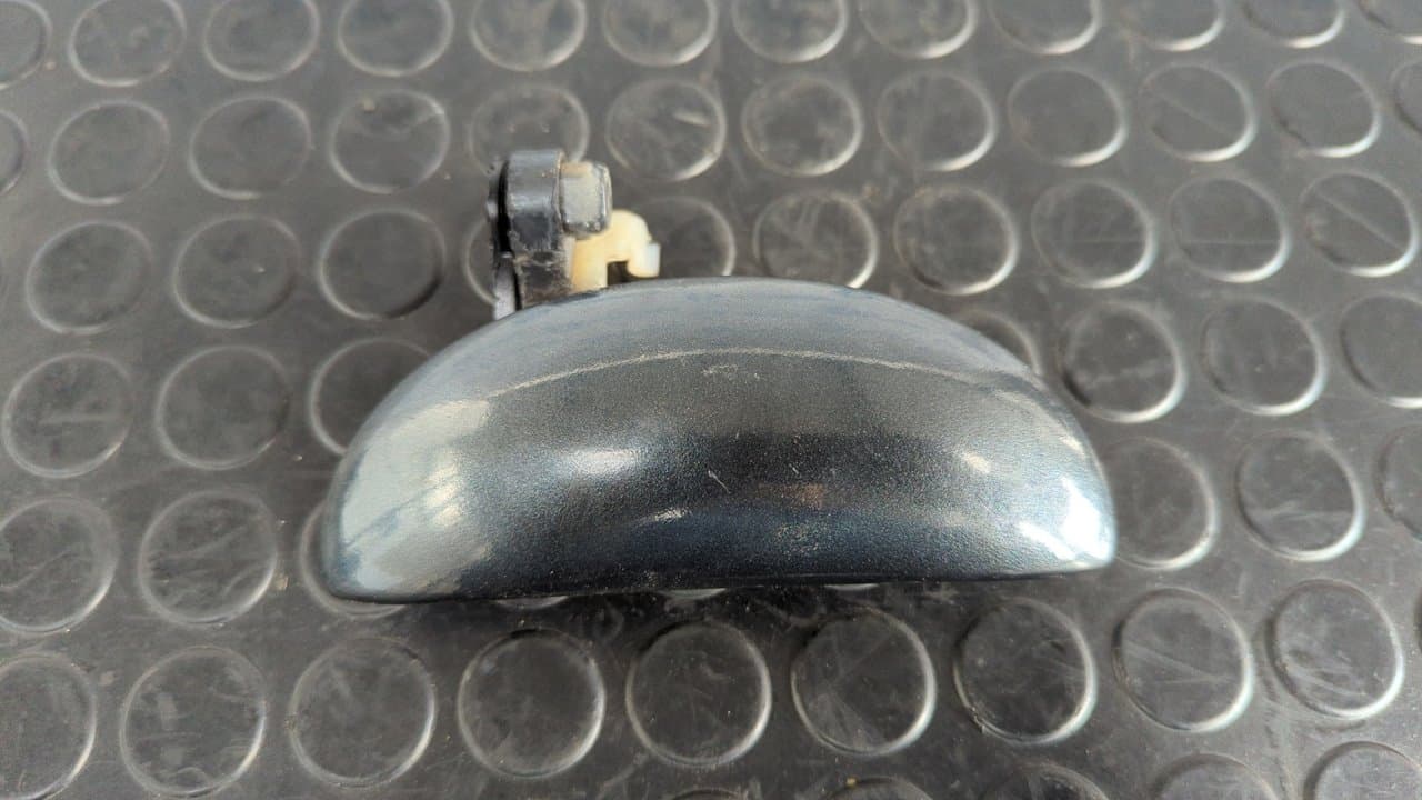 Recambio de MANETA DELANTERA DERECHA para TOYOTA AYGO (KGB/WNB) City 1KRFE - NEGRO