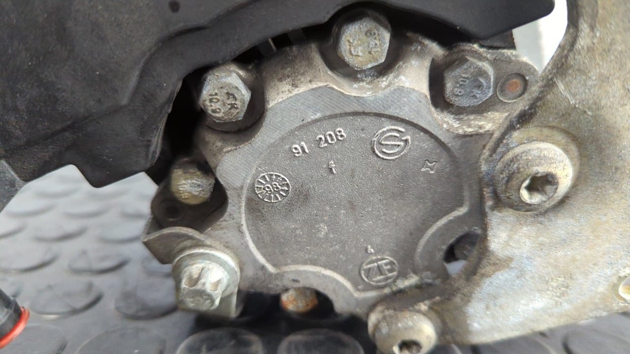 Recambio de BOMBA DIRECCION para MERCEDES-BENZ CLASE C (W202) FAMILIAR 220 T CDI (202.193) 611960 referencia OEM IAM  A6112300115 - GRIS 3