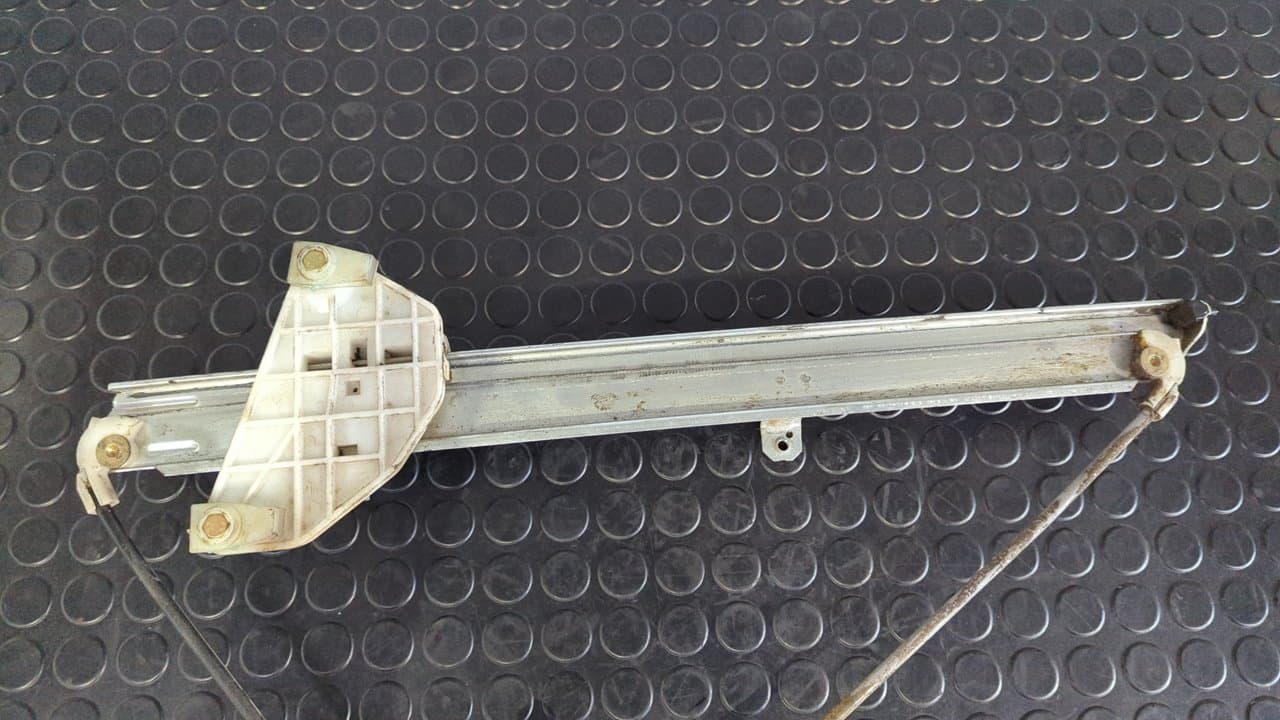 Recambio de ELEVALUNAS DELANTERO DERECHO para MITSUBISHI CANTER 4.05 referencia OEM IAM 0130821701 6