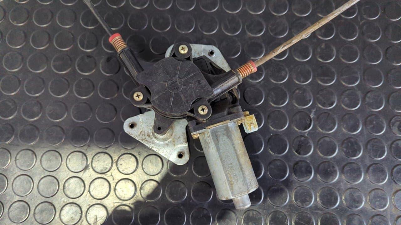 Recambio de ELEVALUNAS DELANTERO DERECHO para MITSUBISHI CANTER 4.05 referencia OEM IAM 0130821701 4