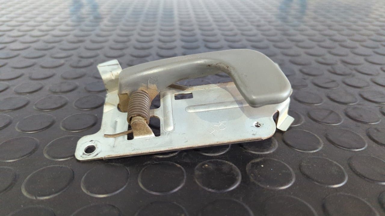 Recambio de MANETA INTERIOR DELANTERA DERECHA para MITSUBISHI CANTER 4.05 3