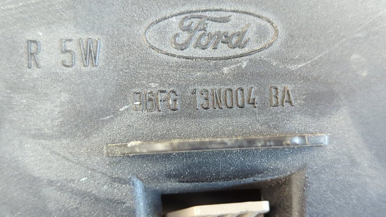 Recambio de PILOTO TRASERO IZQUIERDO para FORD FIESTA BERLINA Básico RTJ referencia OEM IAM 96FG13N004BA - NEGRO 3