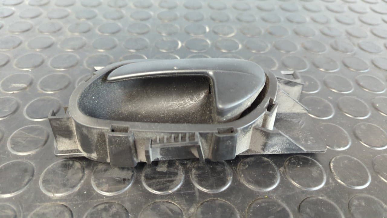 Recambio de MANETA INTERIOR TRASERA IZQUIERDA para PEUGEOT 207 Urban KFV referencia OEM IAM 96555515XT - GRIS 4