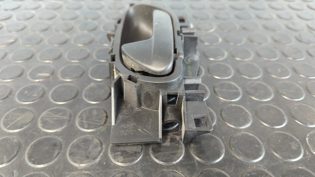 Recambio de MANETA INTERIOR TRASERA IZQUIERDA para PEUGEOT 207 Urban KFV referencia OEM IAM 96555515XT - GRIS 8
