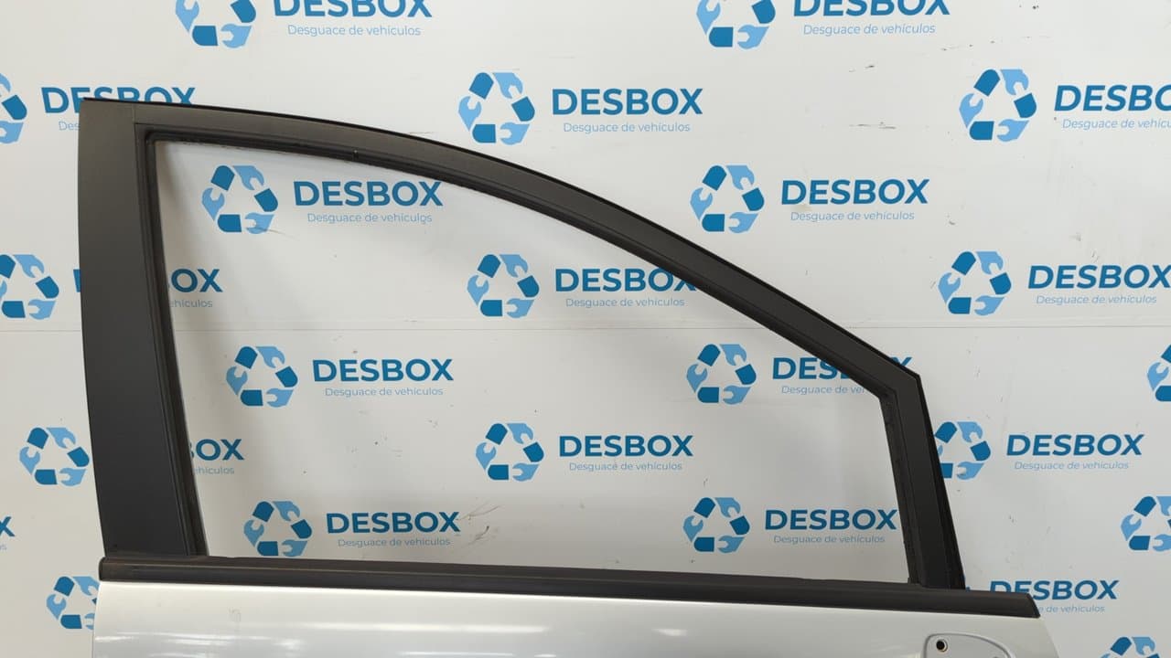 Recambio de PUERTA DELANTERA DERECHA para SSANGYONG RODIUS D27DT referencia OEM IAM   - PLATA 3