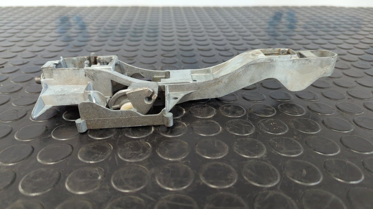 Recambio de MANETA DELANTERA IZQUIERDA para PEUGEOT 207 Urban KFV referencia OEM IAM 9680168680 - GRIS 3
