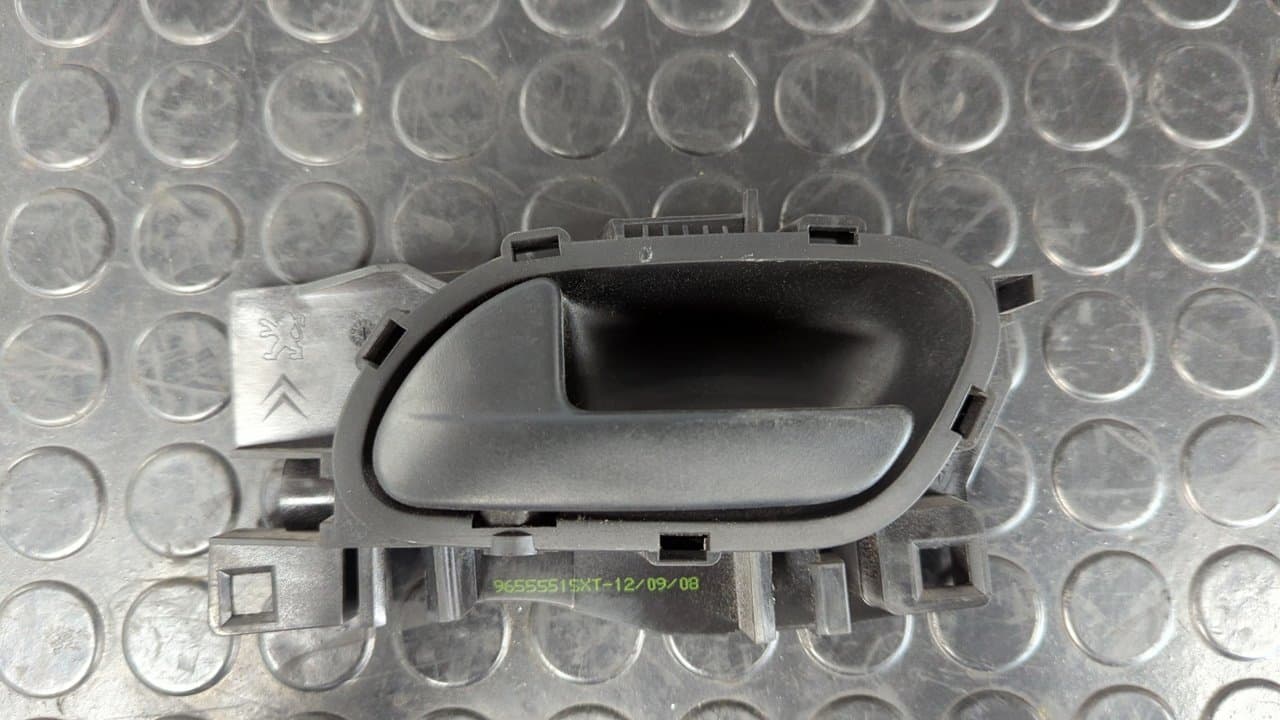 Recambio de MANETA INTERIOR DELANTERA IZQUIERDA para PEUGEOT 207 Urban KFV referencia OEM IAM 96555515XT - GRIS