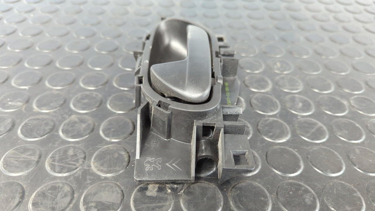 Recambio de MANETA INTERIOR DELANTERA IZQUIERDA para PEUGEOT 207 Urban KFV referencia OEM IAM 96555515XT - GRIS 6