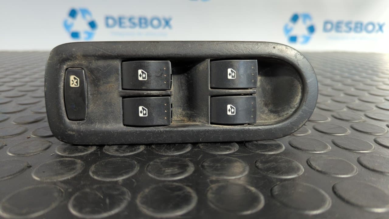 Recambio de MANDO ELEVALUNAS DELANTERO IZQUIERDO para RENAULT LAGUNA II (BG0) Authentique F9Q D6 referencia OEM IAM 8200160603 - BLANCO