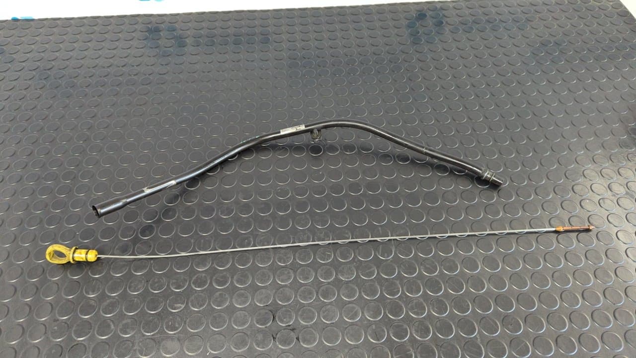 Recambio de VARILLA ACEITE para PEUGEOT BOXER CAJA CERR. TECHO ELEVADO (BAT.3450)(335)(2007 =>) HDi (335) 4H03 referencia OEM IAM BU3Q6754AC - BLANCO