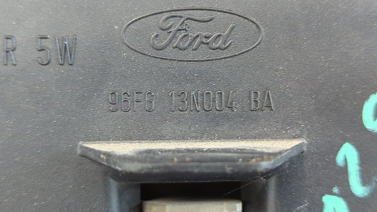 Recambio de PILOTO TRASERO IZQUIERDO para FORD FIESTA BERLINA Básico RTJ referencia OEM IAM 96FG13N004BA - NEGRO 7