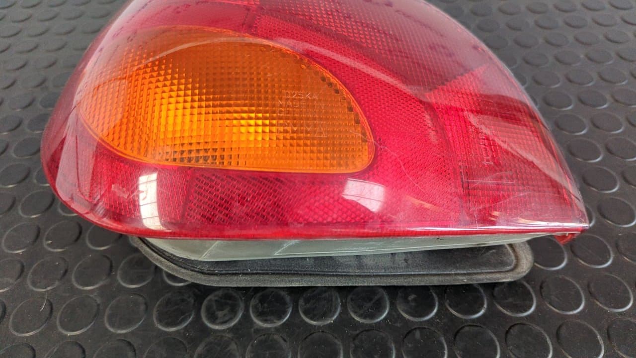 Recambio de PILOTO TRASERO IZQUIERDO para FORD FIESTA BERLINA Básico RTJ referencia OEM IAM 96FG13N004BA - NEGRO 4