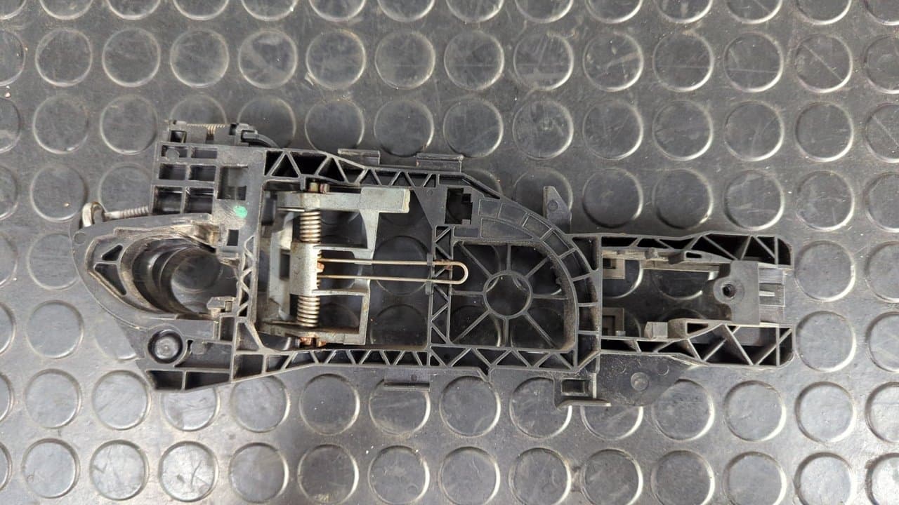 Recambio de MANETA DELANTERA DERECHA para VOLKSWAGEN PASSAT BERLINA (3C2) Advance BKP referencia OEM IAM 3C0837886G - GRIS
