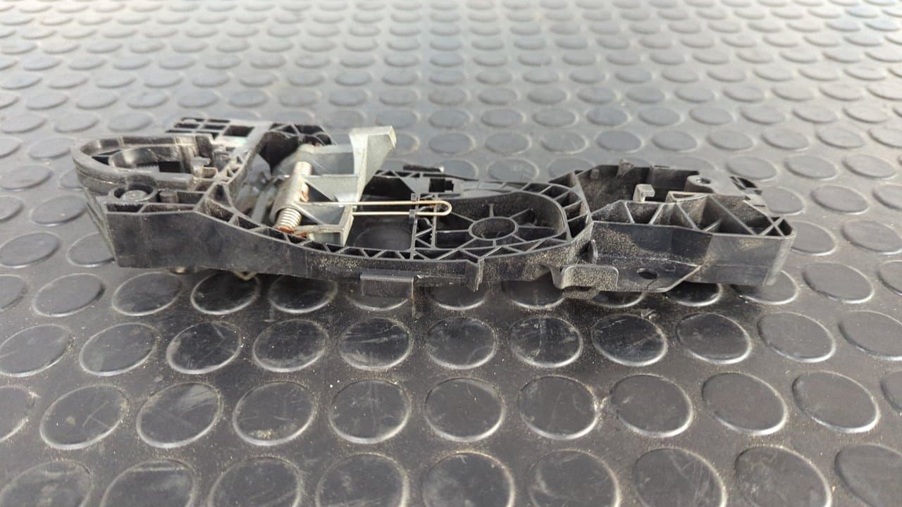 Recambio de MANETA DELANTERA DERECHA para VOLKSWAGEN PASSAT BERLINA (3C2) Advance BKP referencia OEM IAM 3C0837886G - GRIS 5