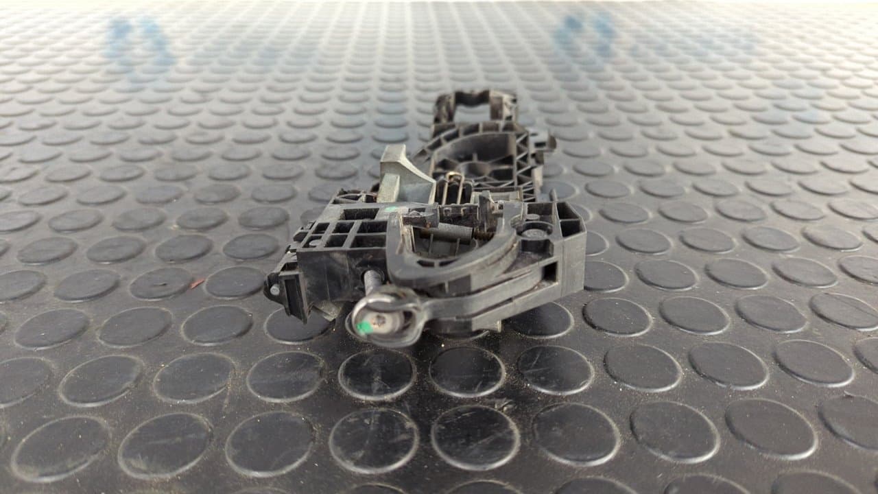 Recambio de MANETA DELANTERA DERECHA para VOLKSWAGEN PASSAT BERLINA (3C2) Advance BKP referencia OEM IAM 3C0837886G - GRIS 7