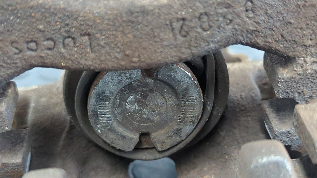 Recambio de PINZA DE FRENO TRASERA DERECHA para AUDI A4 AVANT (B5) 2.5 V6 24V TDI AFB referencia OEM IAM LUCAS 8822 - NEGRO 8