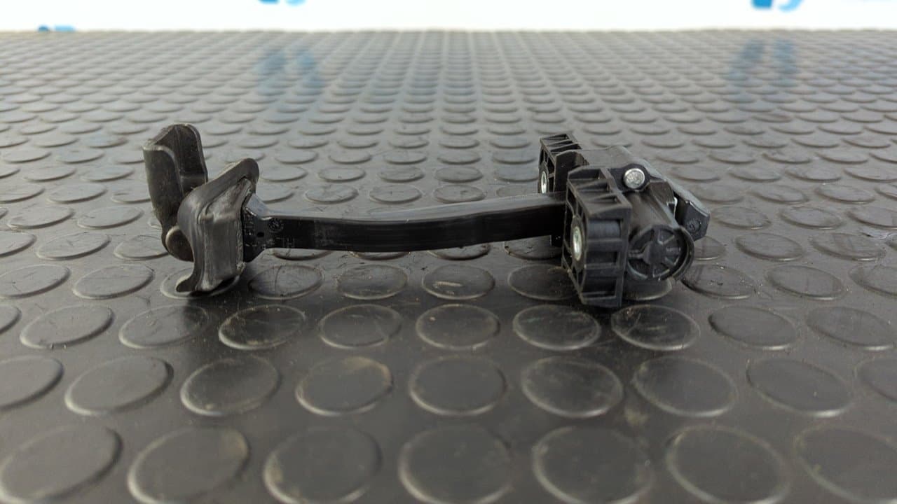 Recambio de RETENEDOR PUERTA DERECHA para VOLKSWAGEN GOLF VII LIM. (5G1) BlueMotion CRKB referencia OEM IAM 5G4839249A - NEGRO 6