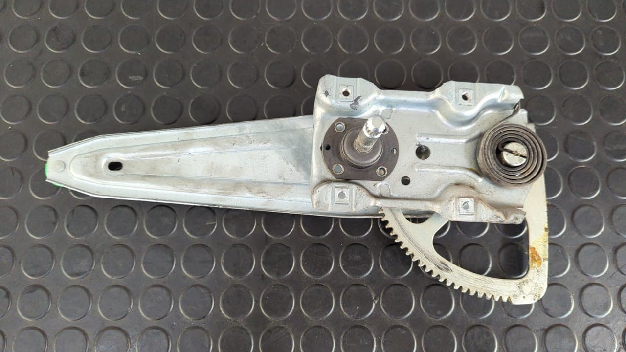 Recambio de ELEVALUNAS TRASERO IZQUIERDO para TOYOTA AURIS 1.4 Turbodiesel CAT 1ND referencia OEM IAM   - BLANCO