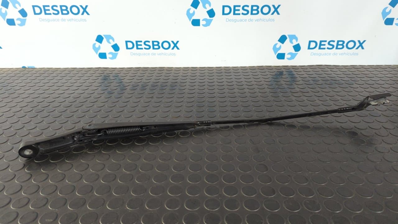 Recambio de BRAZO LIMPIA DELANTERO DERECHO para VOLKSWAGEN GOLF VII LIM. (5G1) BlueMotion CRKB referencia OEM IAM 5G1955410A - NEGRO 4