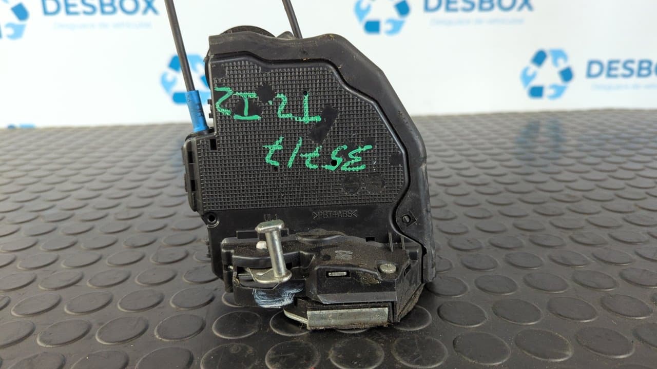 Recambio de CERRADURA PUERTA TRASERA IZQUIERDA para TOYOTA AURIS 1.4 Turbodiesel CAT 1ND referencia OEM IAM A046693 - BLANCO