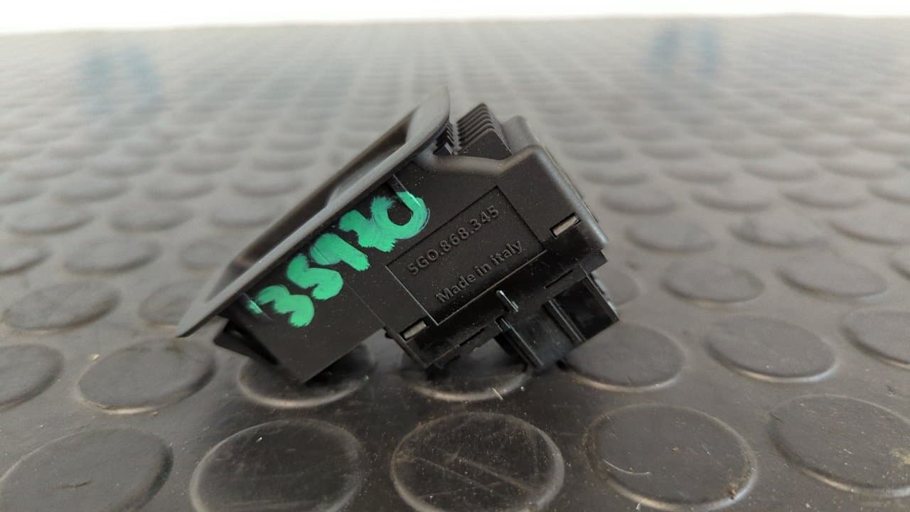 Recambio de MANDO ELEVALUNAS TRASERO IZQUIERDO para VOLKSWAGEN GOLF VII LIM. (5G1) BlueMotion CRKB referencia OEM IAM 5G0868345 - NEGRO 5