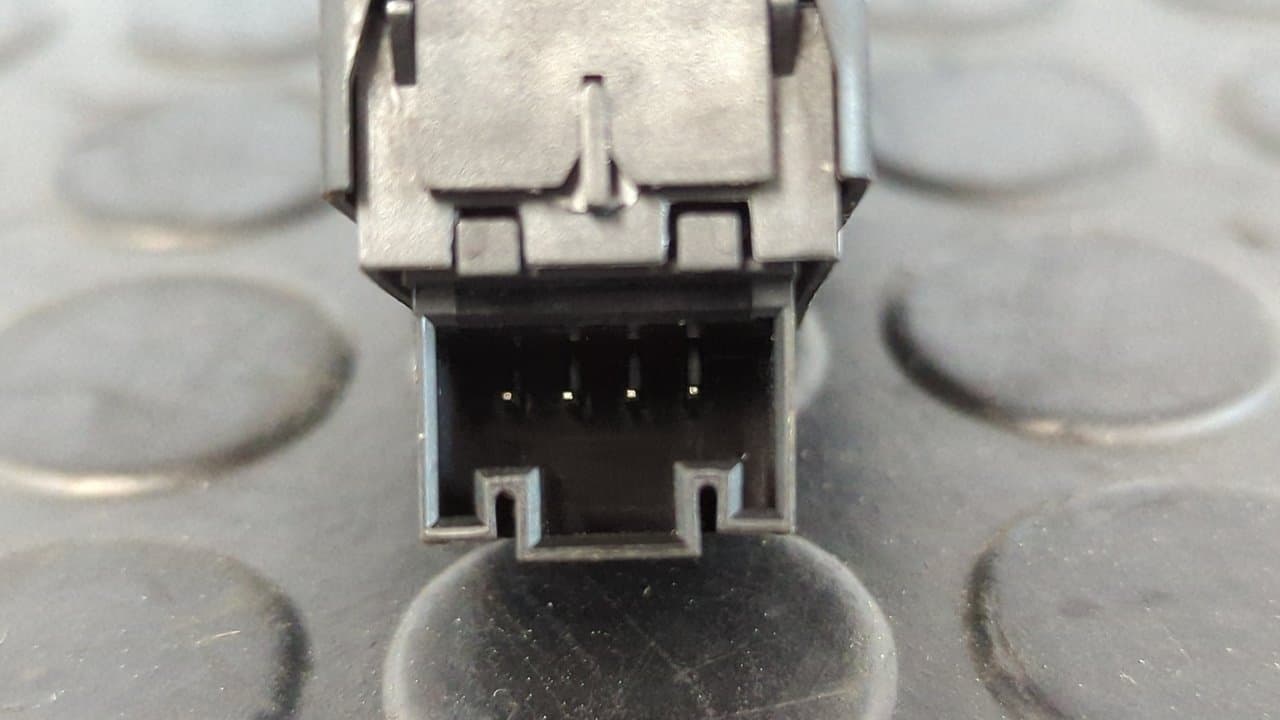 Recambio de MANDO ELEVALUNAS TRASERO IZQUIERDO para VOLKSWAGEN GOLF VII LIM. (5G1) BlueMotion CRKB referencia OEM IAM 5G0868345 - NEGRO 7