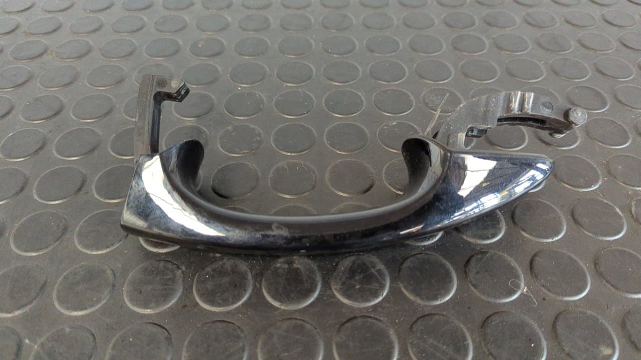 Recambio de MANETA DELANTERA IZQUIERDA para VOLKSWAGEN GOLF VII LIM. (5G1) BlueMotion CRKB referencia OEM IAM 5G0837205 - NEGRO 5