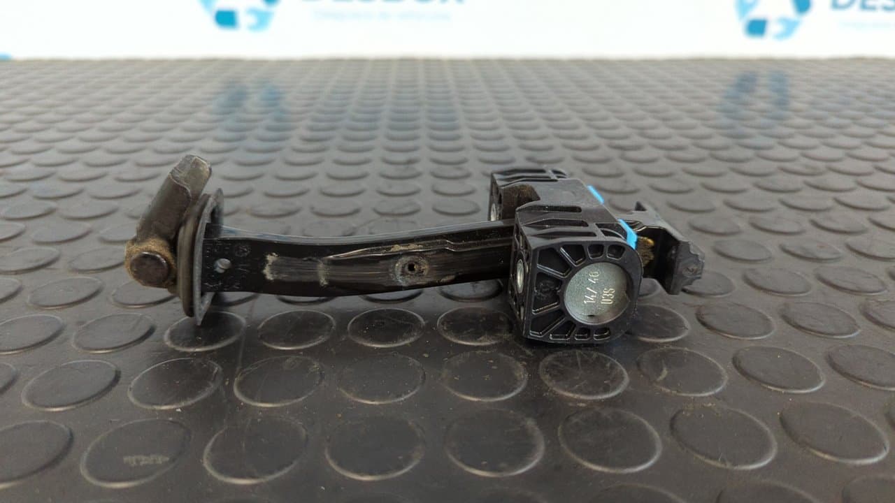 Recambio de RETENEDOR PUERTA IZQUIERDA  para VOLKSWAGEN GOLF VII LIM. (5G1) BlueMotion CRKB referencia OEM IAM 5G0837249C - NEGRO 4