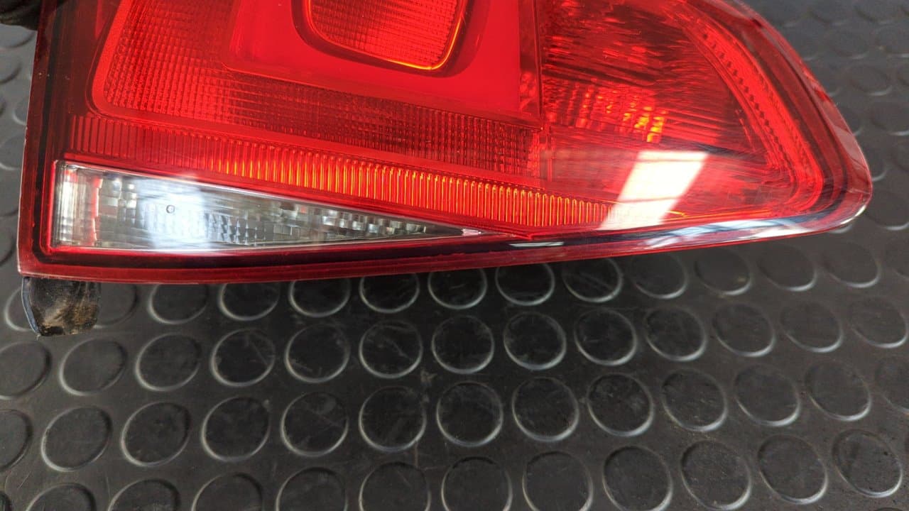 Recambio de PILOTO PORTON IZQUIERDO para VOLKSWAGEN GOLF VII LIM. (5G1) BlueMotion CRKB referencia OEM IAM 5G0945093AC - NEGRO 3