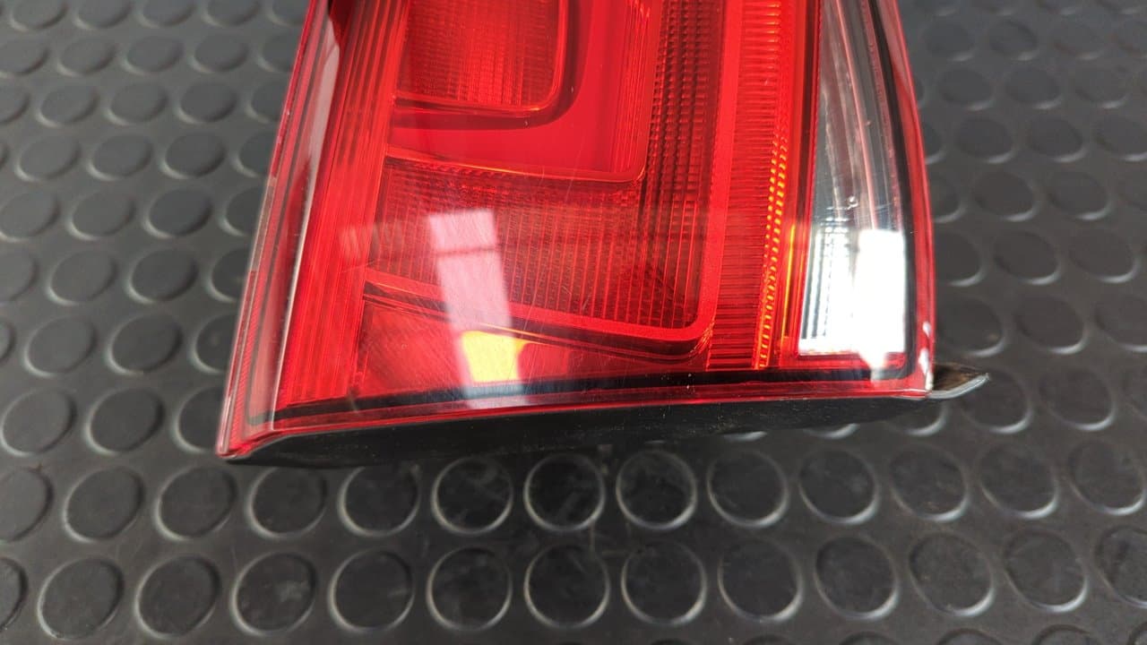 Recambio de PILOTO PORTON IZQUIERDO para VOLKSWAGEN GOLF VII LIM. (5G1) BlueMotion CRKB referencia OEM IAM 5G0945093AC - NEGRO 10