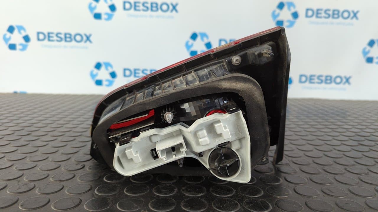 Recambio de PILOTO PORTON IZQUIERDO para VOLKSWAGEN GOLF VII LIM. (5G1) BlueMotion CRKB referencia OEM IAM 5G0945093AC - NEGRO 5
