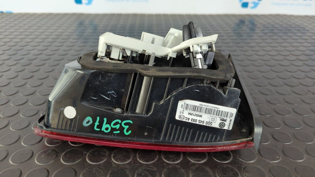 Recambio de PILOTO PORTON IZQUIERDO para VOLKSWAGEN GOLF VII LIM. (5G1) BlueMotion CRKB referencia OEM IAM 5G0945093AC - NEGRO 8