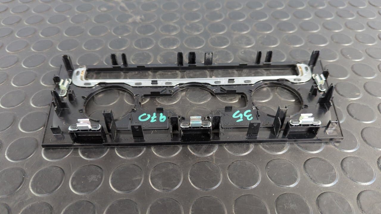 Recambio de MOLDURA para VOLKSWAGEN GOLF VII LIM. (5G1) BlueMotion CRKB referencia OEM IAM 5G1863100 - NEGRO 3