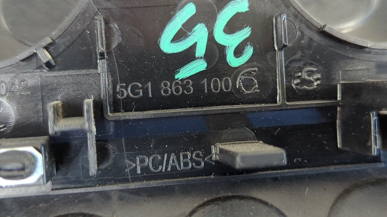 Recambio de MOLDURA para VOLKSWAGEN GOLF VII LIM. (5G1) BlueMotion CRKB referencia OEM IAM 5G1863100 - NEGRO 2